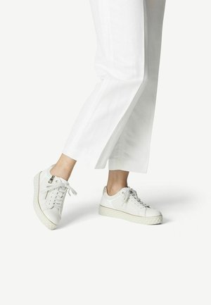 Baskets basses - beige