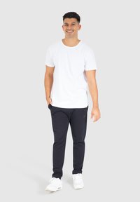 Smilodox KARRY 3ER PACK - T-shirt basic - weiß