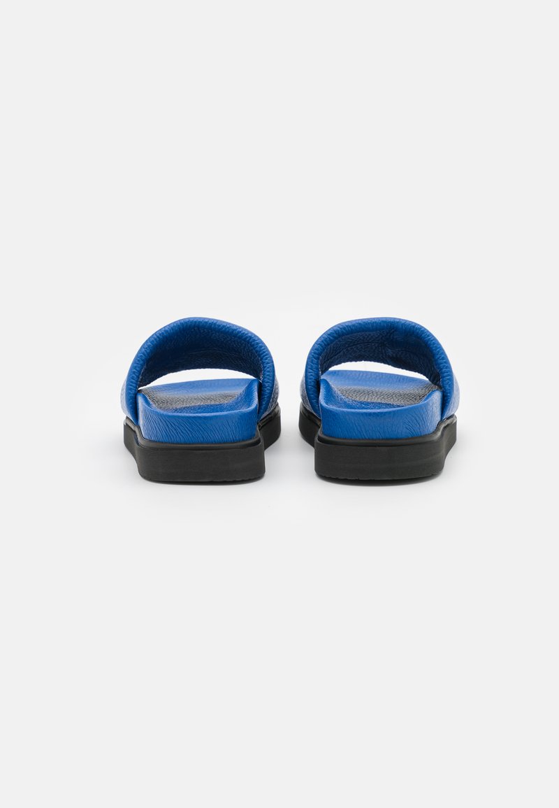 Damen Sneaker | By Malene Birger FREDERIKA Pantolette flach arctic blue/blau - HN49080 Damen Sneaker | By Malene Birger FREDERIKA Pantolette flach arctic blue/blau - HN49080