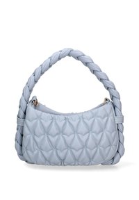 Lichtblauwe, gewatteerde handtas met een gevlochten handvat. Heeft een gestructureerd oppervlak met diamantvormige stiksels en een slank ontwerp.