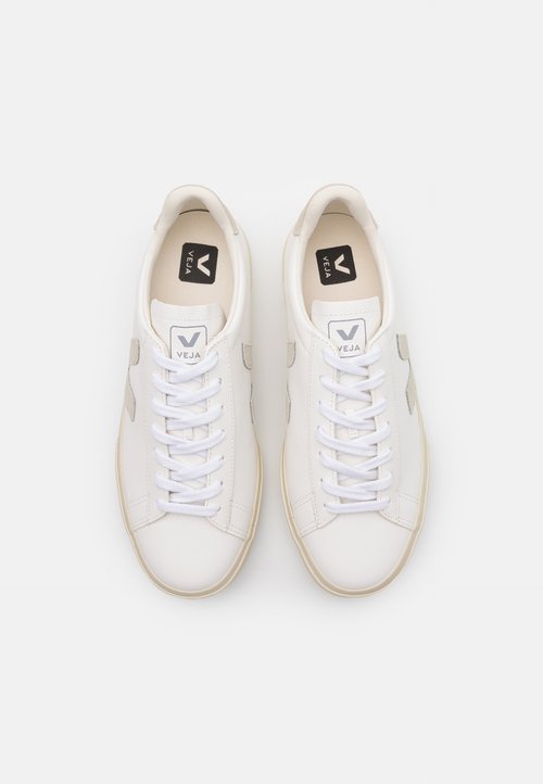 Veja Zapatilla de hombre, modelo campo, de cuero, con cordones Beige — photo 4