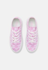 KARL LAGERFELD KONVERT LACE - Sportcipő - lilac/white