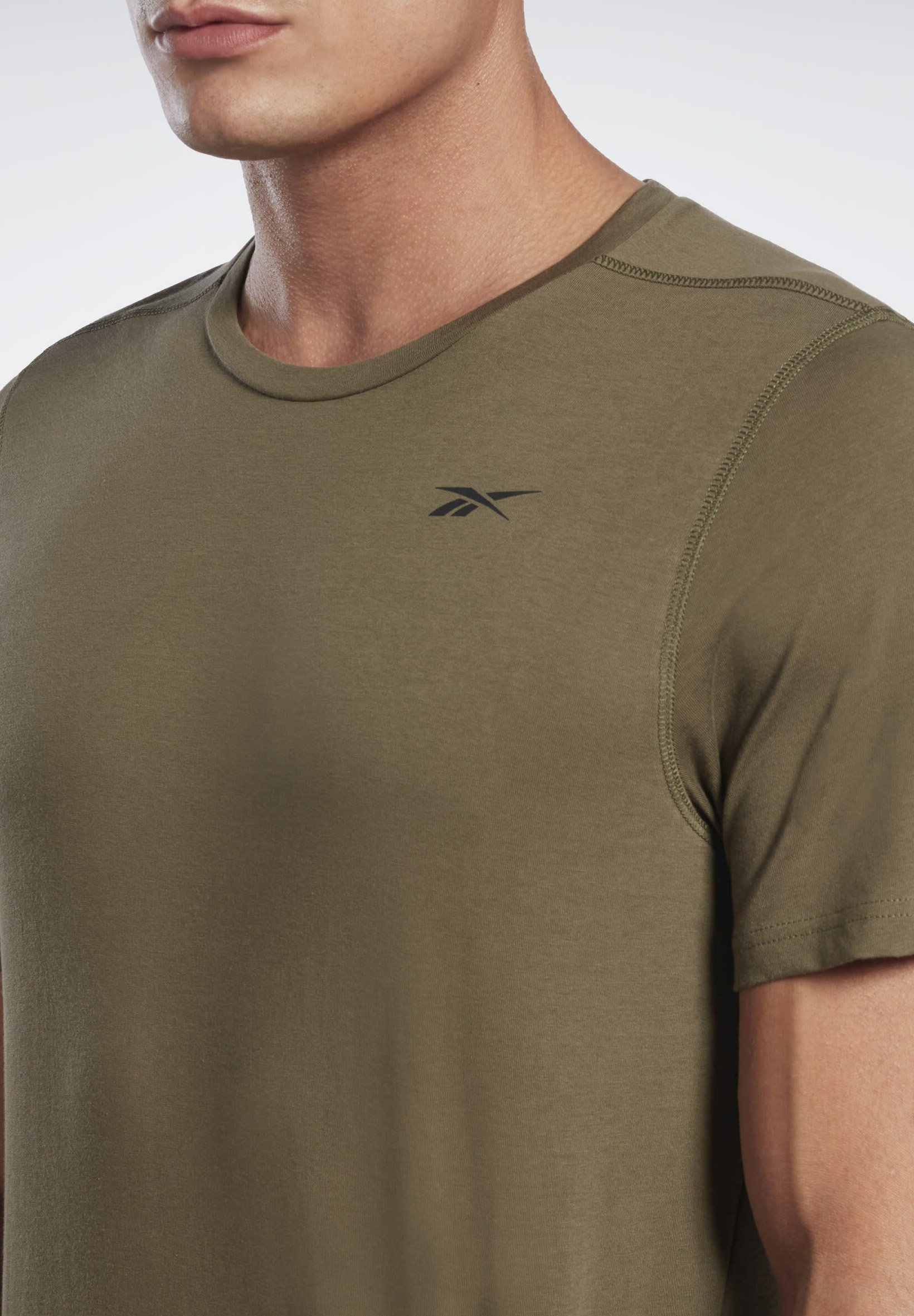 Reebok MOVE - Basic T-shirt - green 