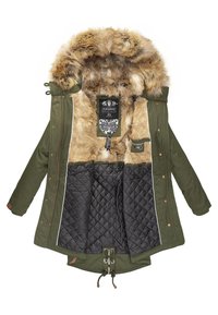 Olivgrön parka med en foder av päls runt huven, svart, vadderad foder, dragsko i midjan och flera fickor. Har dragkedja och tryckknappar.