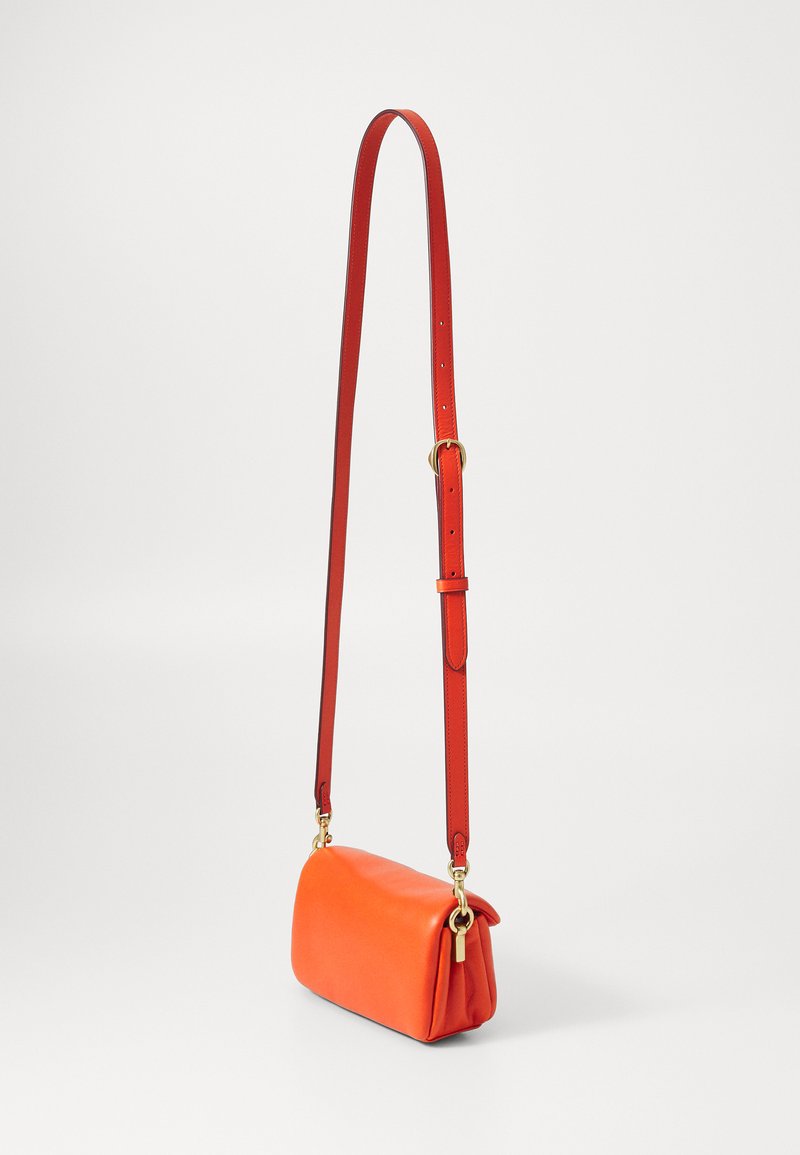 Sac à Bandoulière Coussin Tabby 26 En Cuir Orange - Modèle C0772