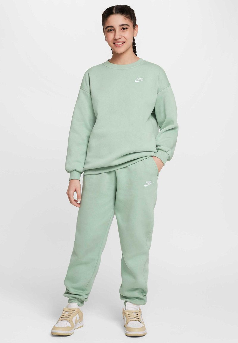 Nike Sportswear Sweater groen