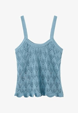 Hellblaues gestricktes ärmelloses Oberteil mit dünnen Schulterriemen und einem sich wiederholenden offenen Blattmuster.