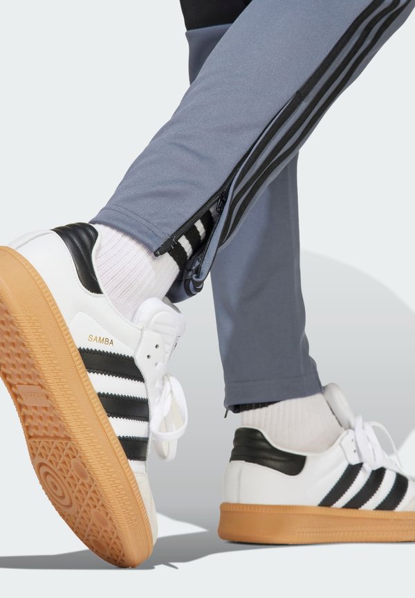 Tracksuit bottoms - team onix super orange4