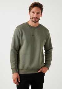 REGULAR FIT - Mikina - khaki