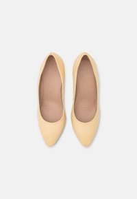 WONDERS Saltos clássicos - kaiser cream