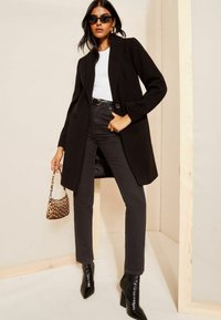 Friends Like These TAILORED SINGLE BUTTON- REGULAR FIT - Klasický kabát - black