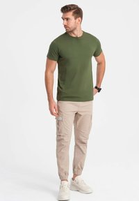 Ombre T-shirts basic - olive green