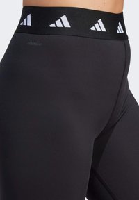 adidas Performance TECHFIT CAPRI - Leggings - black   white