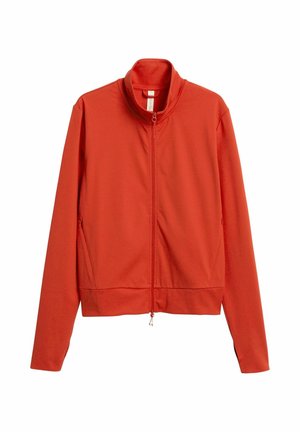 Rote Jacke mit langen Ärmeln, durchgehendem Frontreißverschluss und Stehkragen, flach auf weißem Hintergrund dargestellt.