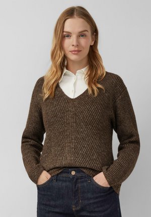 - Sweter