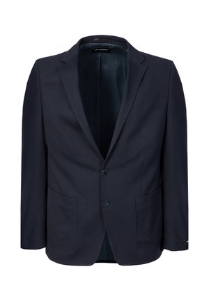 Donkerblauwe op maat gemaakte herenblazer met inkeping in het rever, twee knopen aan de voorkant en opgestikte zakken, weergegeven op een witte achtergrond.
