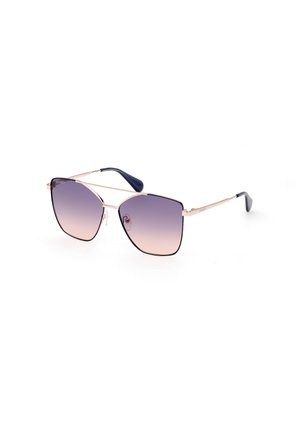Kat-oog zonnebril met een gradient paarse lens, metalen montuur en blauwe accenten op de pootjes. Lichtgewicht ontwerp met een strakke afwerking.