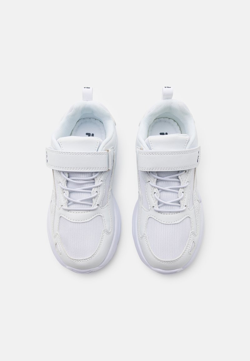 white nike toddler trainers