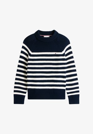 Marineblau-weißer gestreifter Strickpullover mit geripptem Kragen, Bündchen und Saum, der ein kleines gesticktes Logo auf der Brust trägt.