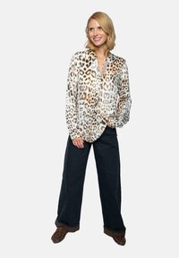 Emily van den Bergh Bluse - leo paisley