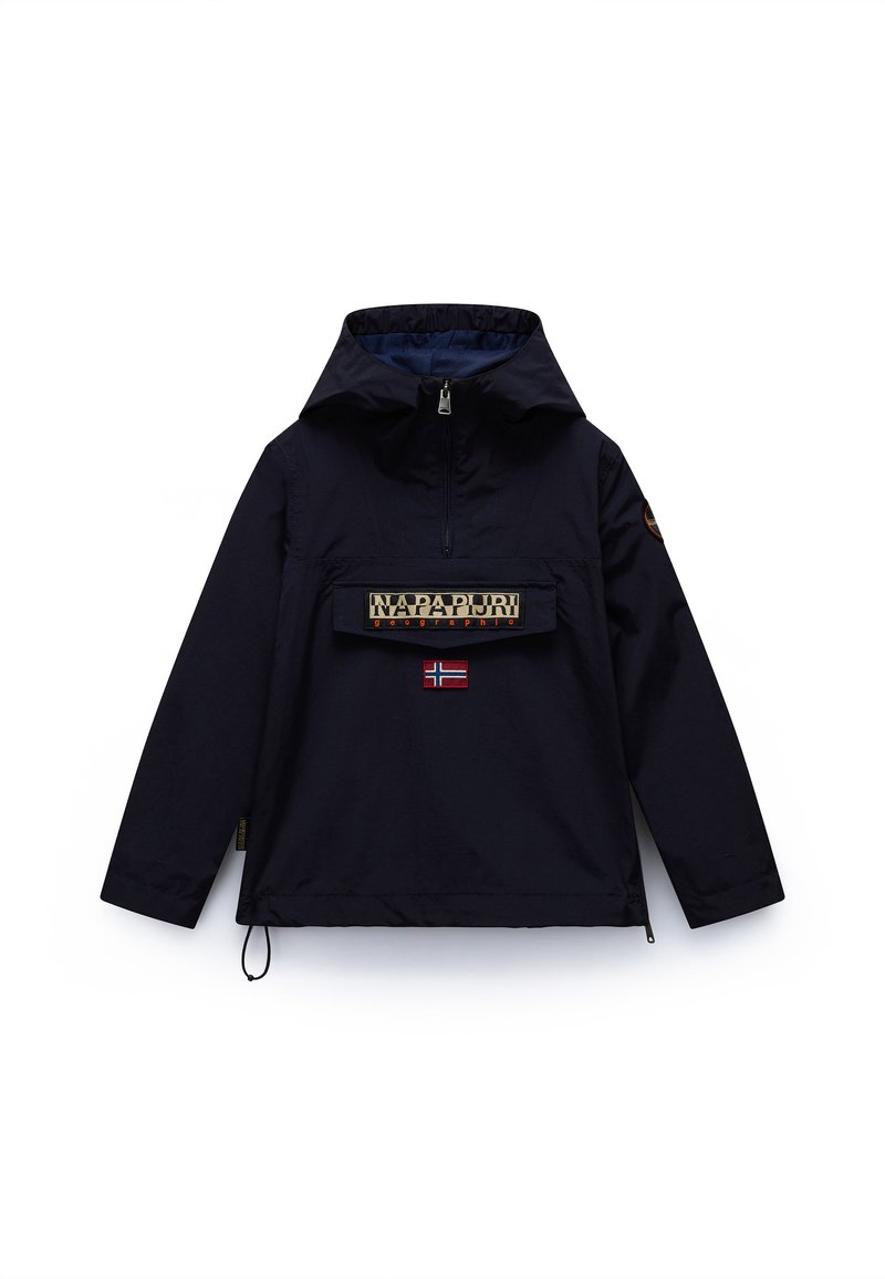 Μπλε ναυτικό αδιάβροχο μπουφάν με μπροστινή τσέπη, φερμουάρ και ελαστικές μανσέτες. Διαθέτει λογότυπο και λεπτομέρεια με τη σημαία της Νορβηγίας στην τσέπη.