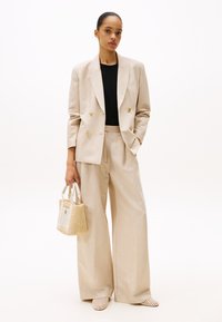 Tommy Hilfiger SPRING LOGO MINI TOTE - Käekott - beige