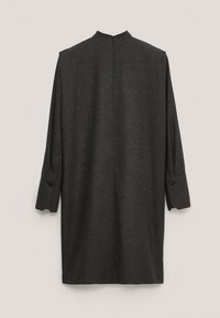 Robe en laine gris foncé avec un col montant, des manches longues, des poignets boutonnés et une fermeture éclair au centre du dos. Texture lisse, longueur jusqu'aux genoux.