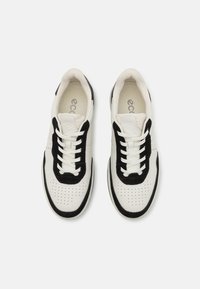 ECCO STREET COURT M - Tenisky - black/white
