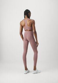 Nike Performance ONE - Tajice - smokey mauve