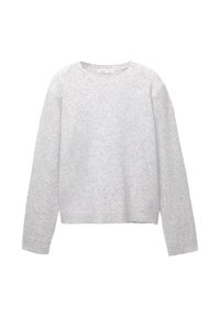 Pulover gri tricotat, cu guler rotund, mâneci lungi și tiv ribbit. Fabricat dintr-un material moale, cu o textură subtilă.