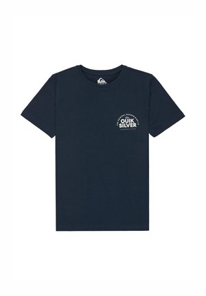 Granatowy t-shirt z krótkim rękawem, z małym logo i napisem Quiksilver na lewej piersi, z okrągłym dekoltem.