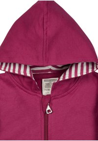 Felpa con zip fucsia realizzata in cotone biologico con rivestimento interno a righe. Presenta un cappuccio e una zip con tirante metallico.