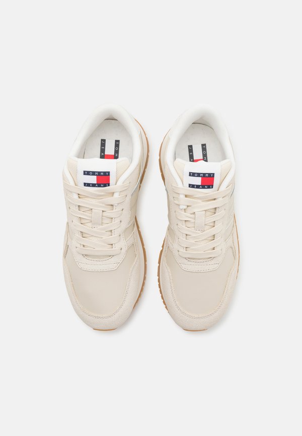 RETRO RUNNER - Trainers - newsprint4