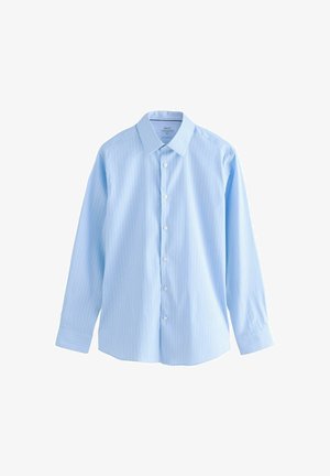 Svetlomodrá košeľa s dlhým rukávom s bielymi vertikálnymi pruhmi, zapínaním na gombíky vpredu, špicatým golierom a manžetami na rukávoch. Hladká textúra látky.