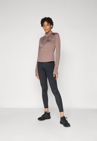 New Balance ATHLETICS REFLECTIVE HIGH RISE LEGGING  - Bėgimo tamprės - black