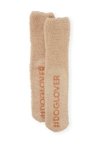 Due pantofole color beige chiaro, soffici e pelose, con una texture morbida e la scritta "#DOGLOVER" in rilievo arancione sul lato.