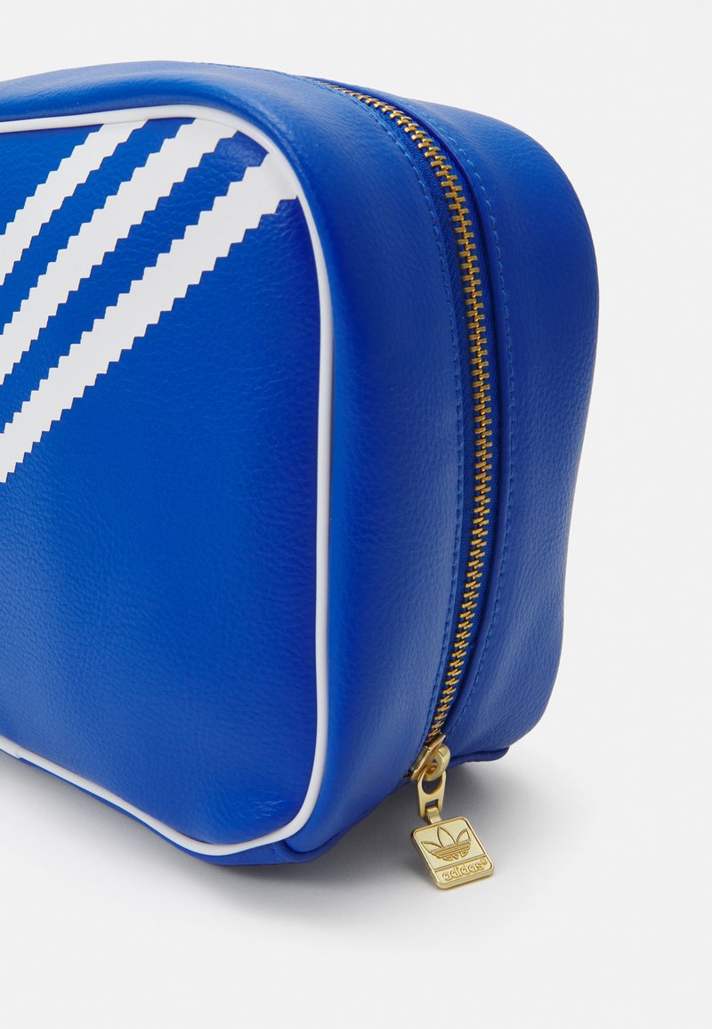 adidas Originals ADICOLOR COSMETIC - Wash bag - blue - Zalando.co.uk