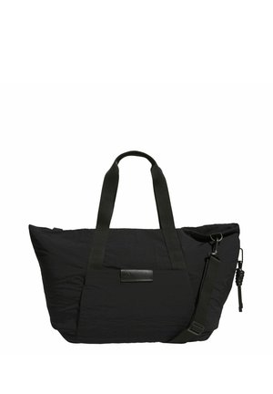 Schwarze Nylon-Umhängetasche mit zwei Griffen und einem abnehmbaren Schulterriemen; weist eine glatte Textur und einen kleinen Lederakzent mit Logo auf.