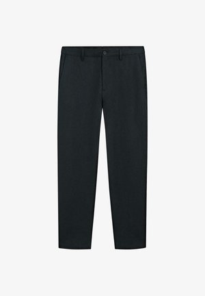 Pantalon noir pour homme, coupe ajustée, avec passants de ceinture, bouton sur le devant, fermeture éclair, et poches latérales, posé à plat sur un fond blanc.