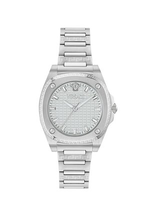 Ceas de mână Versace din oțel inoxidabil argintiu, cu cadran cu model, logo Medusa la ora 12, trei ace și design cu cheia grecească pe bezel și brățară.