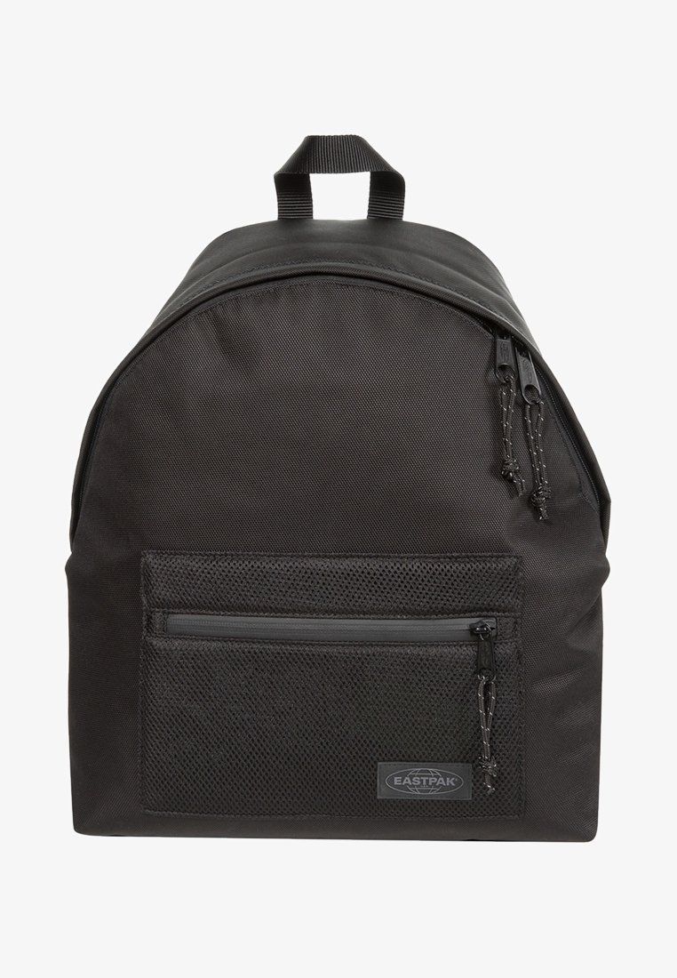 Sac à dos Eastpak noir avec poche avant zippée en filet, double tirette sur la fermeture éclair supérieure et une poignée en tissu sur le dessus.