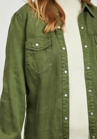 VILA VIBISTA SU-NOOS - Button-down blouse - forest night