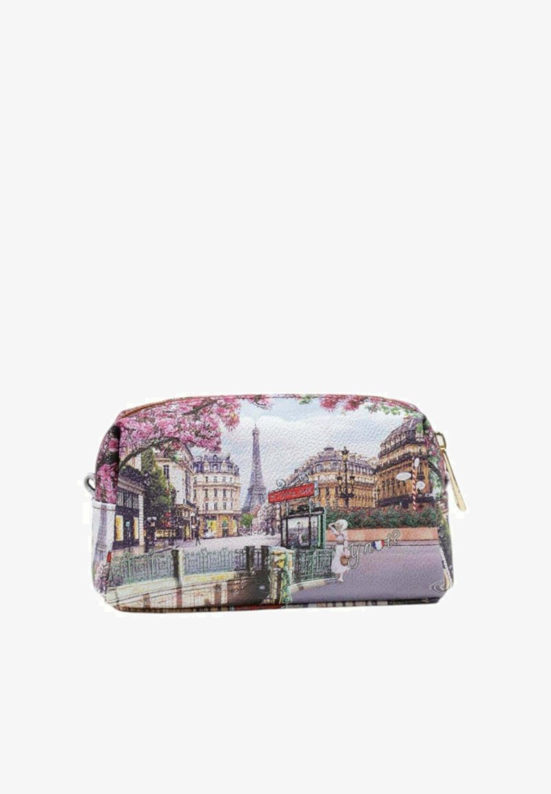Borsa cosmetica realizzata in tessuto texturizzato, caratterizzata da una scena parigina, colori pastello, accenti floreali e chiusura con zip.