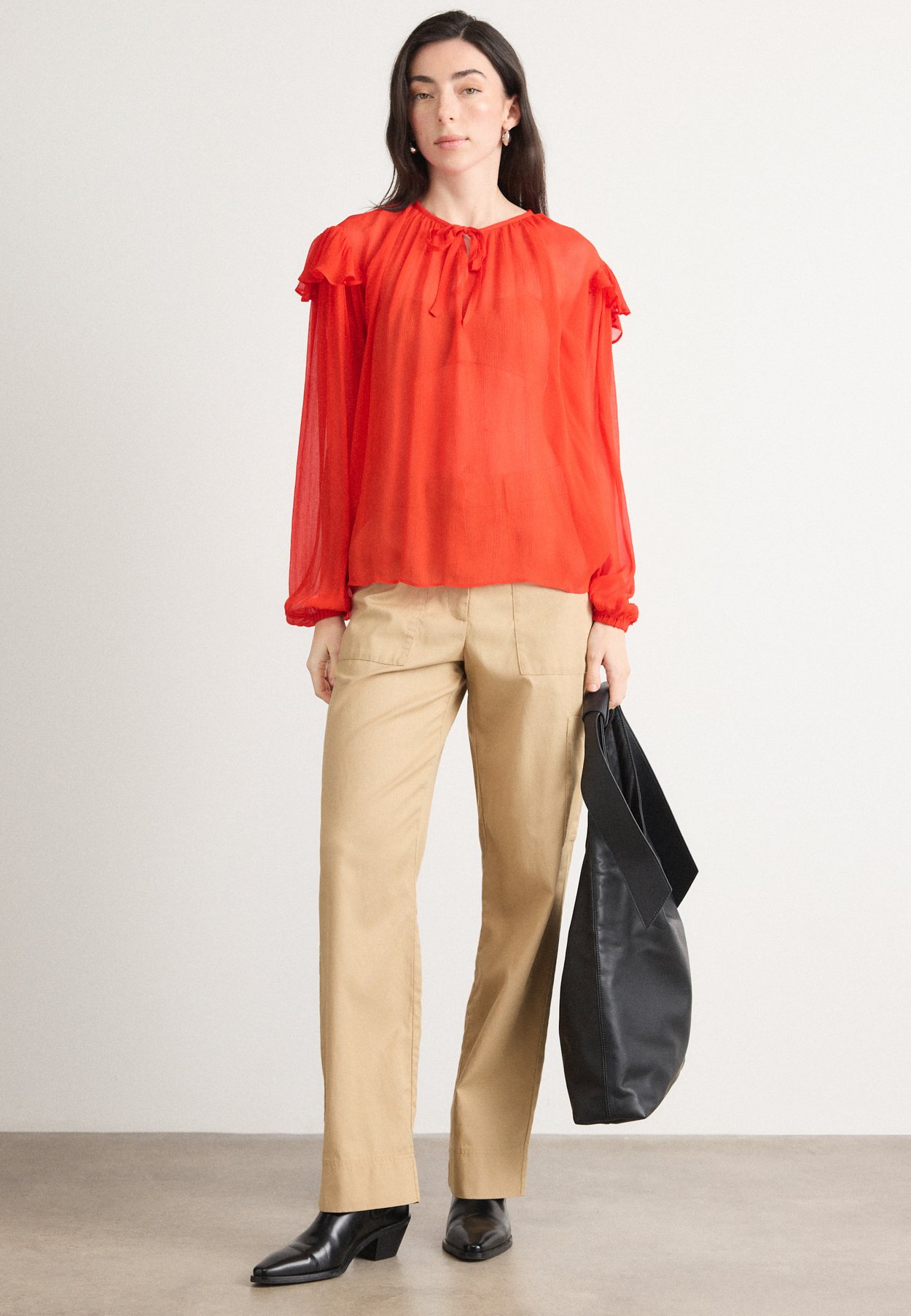 BLOUSE