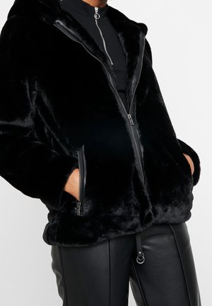 Winterjacke - black