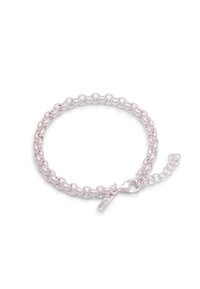 Bracciale in argento sterling con anelli a catena intrecciati, chiusura a gabbiano e un'estensione della catena regolabile per variare la misura.