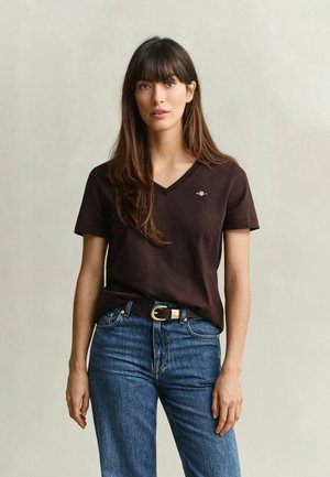 GANT, REG SHIELD SS V-NECK T-SHIRT - T-shirt basic - deep brown