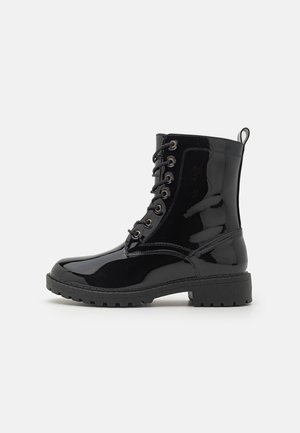 Šněrovací kotníkové boty - black