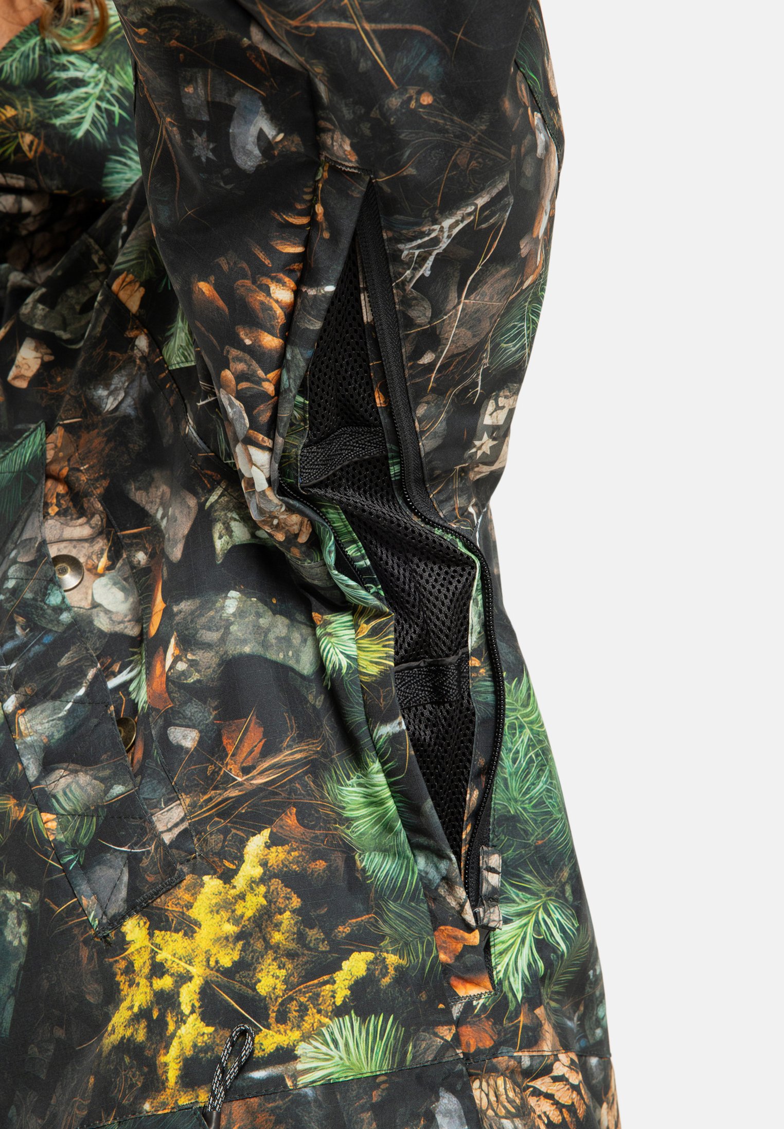 DC Shoes TUNDRA - Snowboard jacket - gsm pine photo camo/green