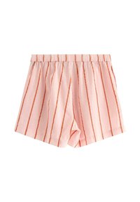 Ljusrosa shorts med vertikala orange ränder, med elastisk midja och avslappnad passform. Tillverkade av mjukt, lätt material.